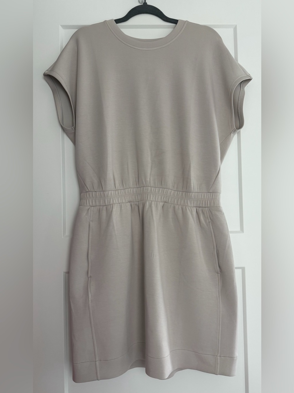EUC SPANX AirEssentials Faux Tuck Stone/Taupe Dress with Pockets, Large
